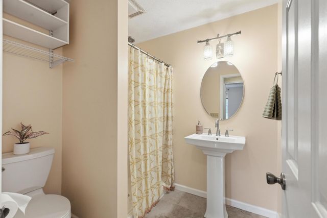5 Allen Ln, Brush Creek, TN 38547