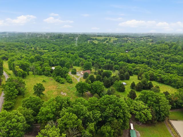 5 Allen Ln, Brush Creek, TN 38547