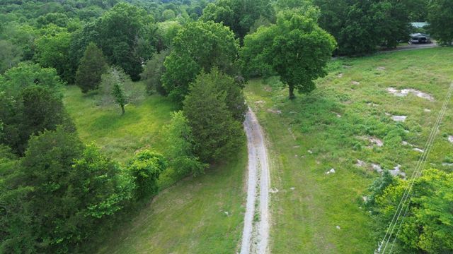 5 Allen Ln, Brush Creek, TN 38547