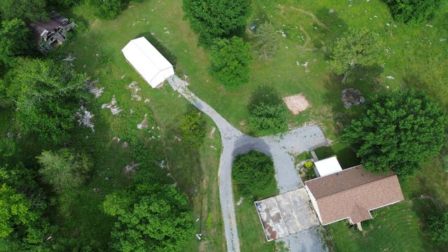 5 Allen Ln, Brush Creek, TN 38547