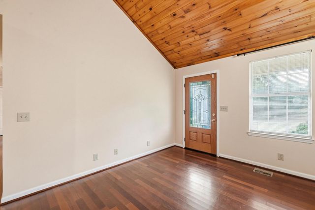 5 Allen Ln, Brush Creek, TN 38547