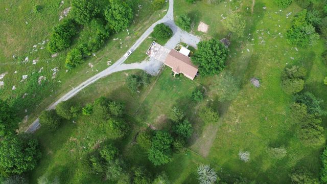 5 Allen Ln, Brush Creek, TN 38547
