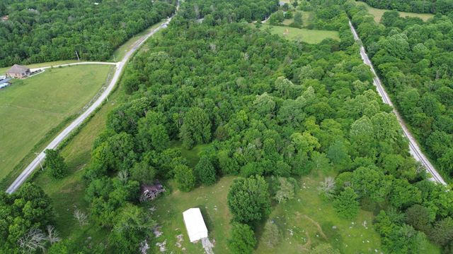 5 Allen Ln, Brush Creek, TN 38547
