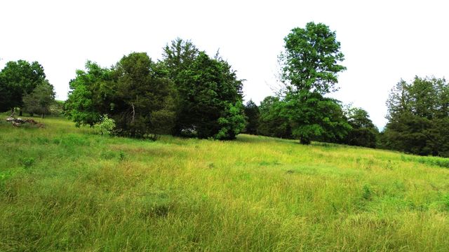 5 Allen Ln, Brush Creek, TN 38547