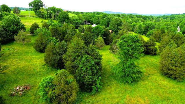 5 Allen Ln, Brush Creek, TN 38547