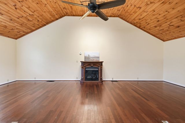 5 Allen Ln, Brush Creek, TN 38547