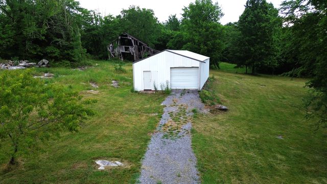 5 Allen Ln, Brush Creek, TN 38547