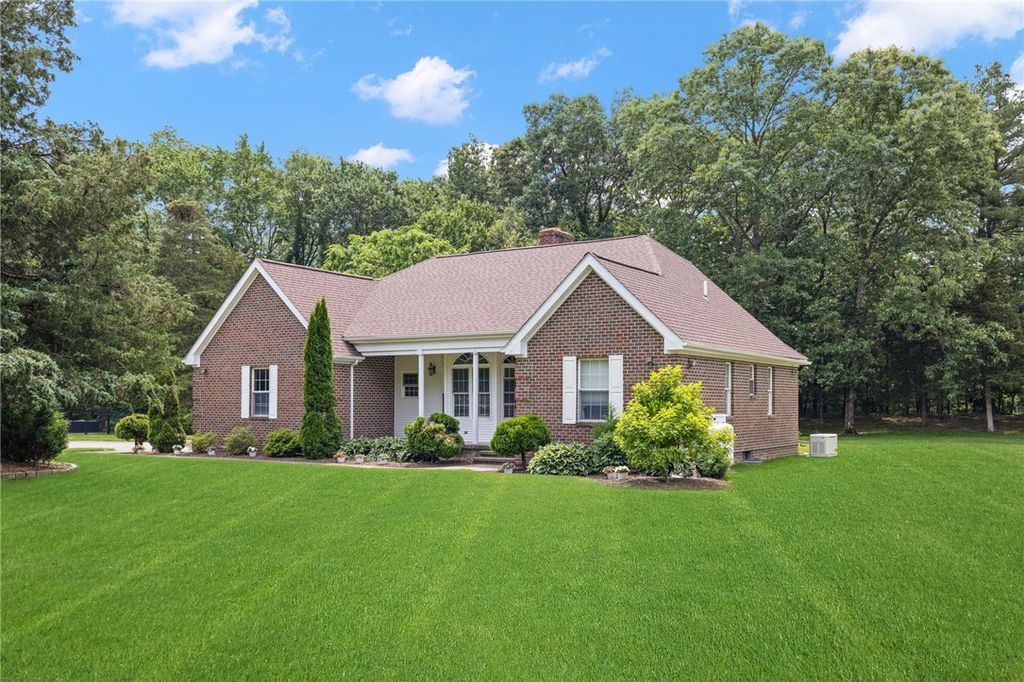 2225 Providence Pike, North Smithfield, RI 02896