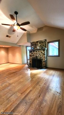 35 E Shore Trl, Sandyston Twp., NJ 07826
