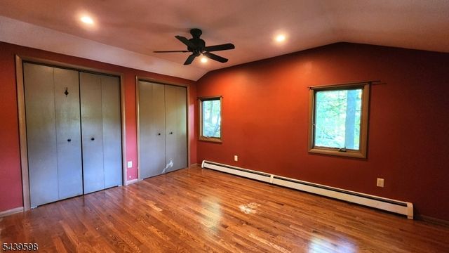 35 E Shore Trl, Sandyston Twp., NJ 07826
