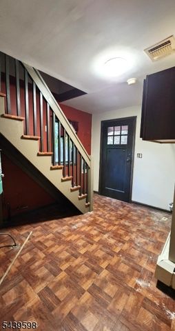 35 E Shore Trl, Sandyston Twp., NJ 07826