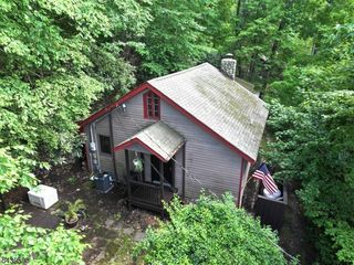 35 E Shore Trl, Sandyston Twp., NJ 07826