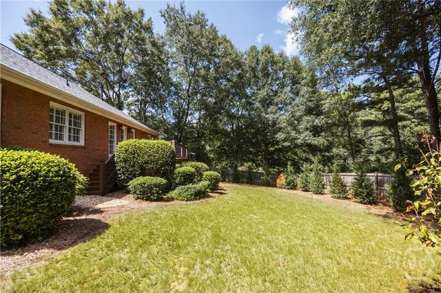 320 St Ives Way, Athens, GA 30606