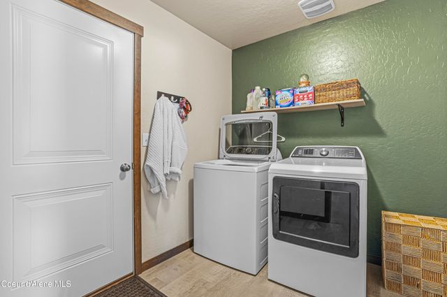 8973 N Scotsworth St, Post Falls, ID 83854