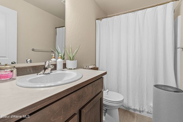 8973 N Scotsworth St, Post Falls, ID 83854