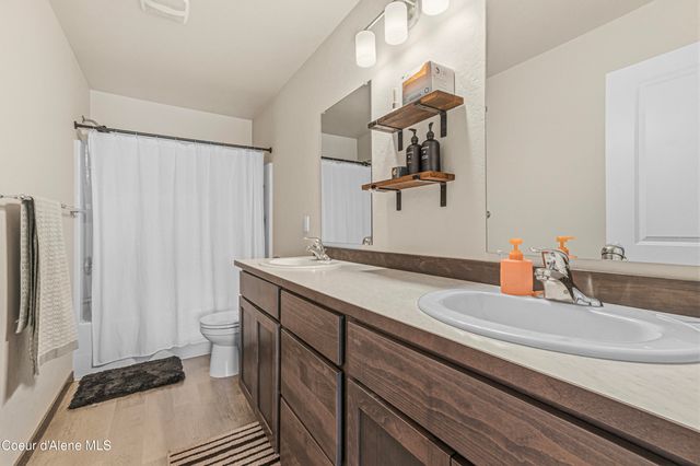 8973 N Scotsworth St, Post Falls, ID 83854