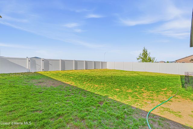 8973 N Scotsworth St, Post Falls, ID 83854