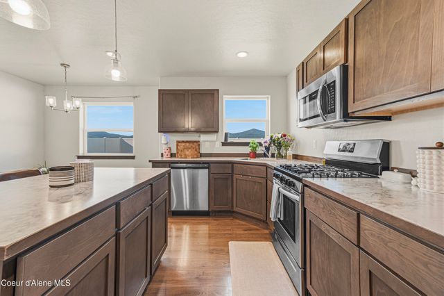 8973 N Scotsworth St, Post Falls, ID 83854