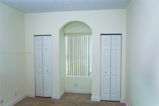 4216 Leo Ln 2E, Riviera Beach, FL 33410