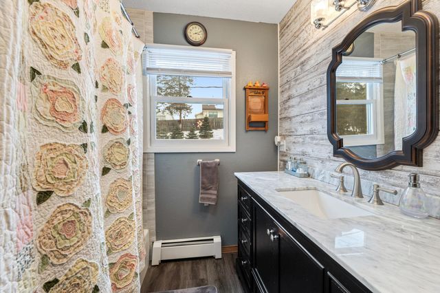 36 Skunk Hollow Road, La Crescent, MN 55947