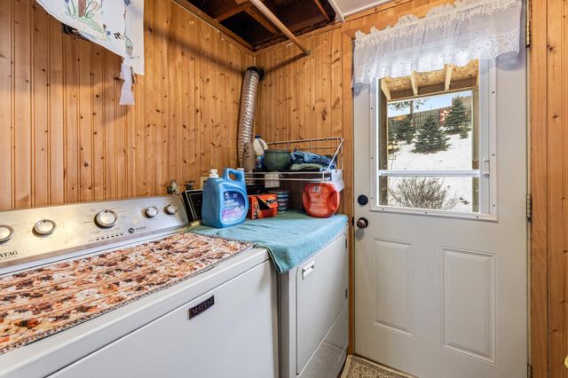 36 Skunk Hollow Road, La Crescent, MN 55947