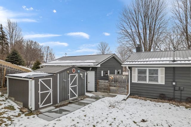 36 Skunk Hollow Road, La Crescent, MN 55947