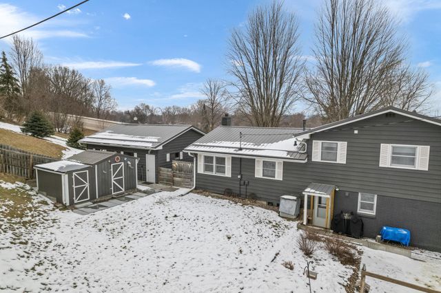 36 Skunk Hollow Road, La Crescent, MN 55947