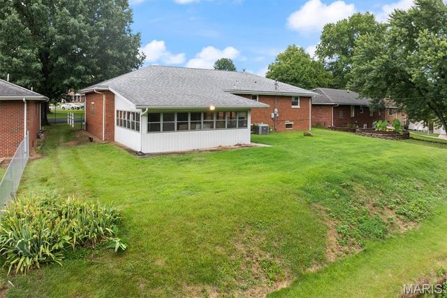 487 Sullivan Street, East Alton, IL 62024