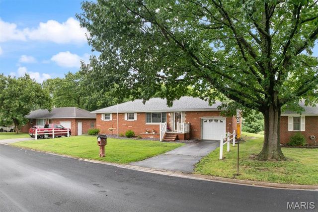 487 Sullivan Street, East Alton, IL 62024