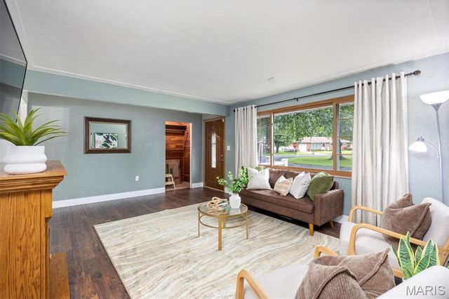 487 Sullivan Street, East Alton, IL 62024