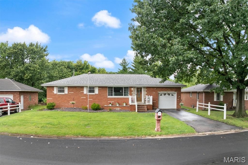 487 Sullivan Street, East Alton, IL 62024