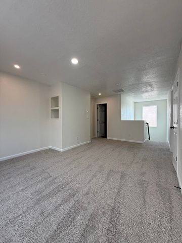 527 Parkland View Street NW, Albuquerque, NM 87120