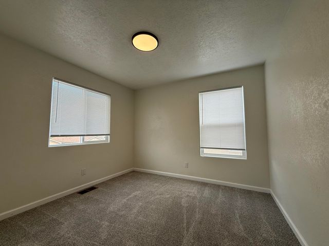 527 Parkland View Street NW, Albuquerque, NM 87120
