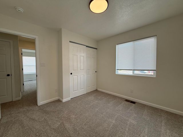 527 Parkland View Street NW, Albuquerque, NM 87120
