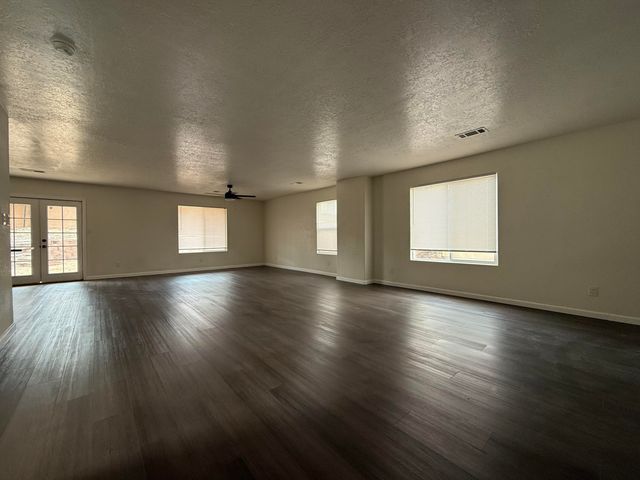 527 Parkland View Street NW, Albuquerque, NM 87120