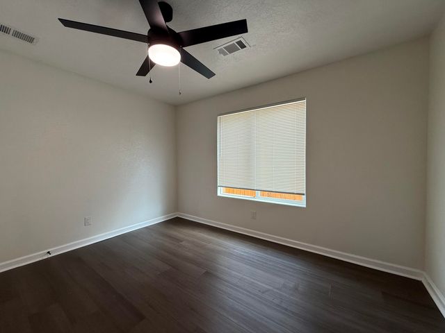 527 Parkland View Street NW, Albuquerque, NM 87120