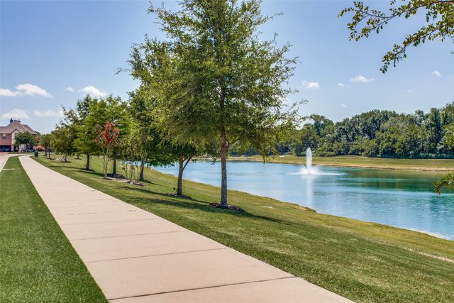 1604 Creek Crest Drive, Mckinney, TX 75071