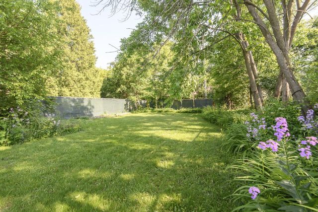 2811 E Denton AVENUE, Saint Francis, WI 53235