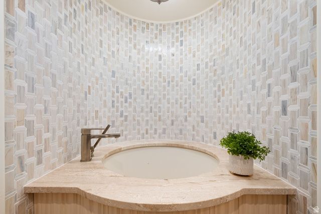 779 S SILVER RD, Leeds, UT 84746