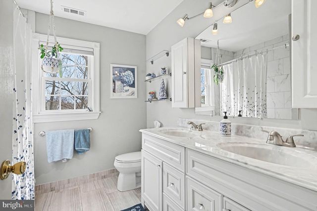 37 SARATOGA LN, Harleysville, PA 19438