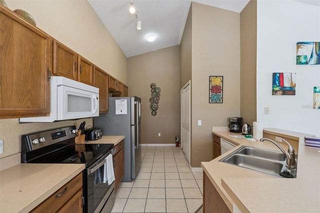 621 RESERVE DRIVE, Davenport, FL 33896