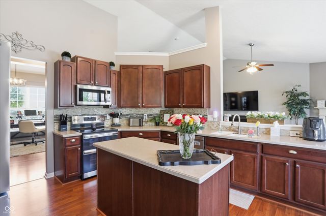 4323 Raintree Boulevard, Greenwood, IN 46143
