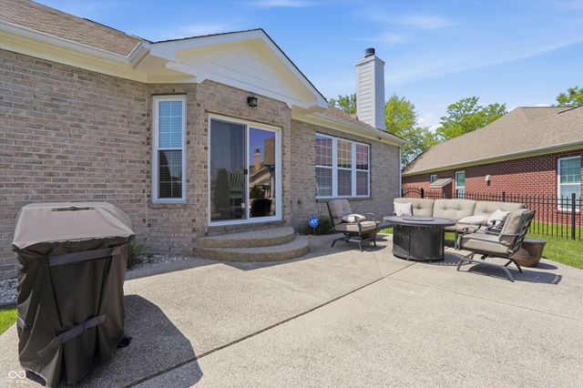 4323 Raintree Boulevard, Greenwood, IN 46143