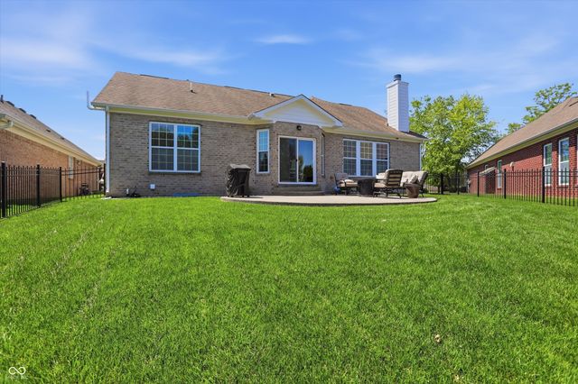 4323 Raintree Boulevard, Greenwood, IN 46143