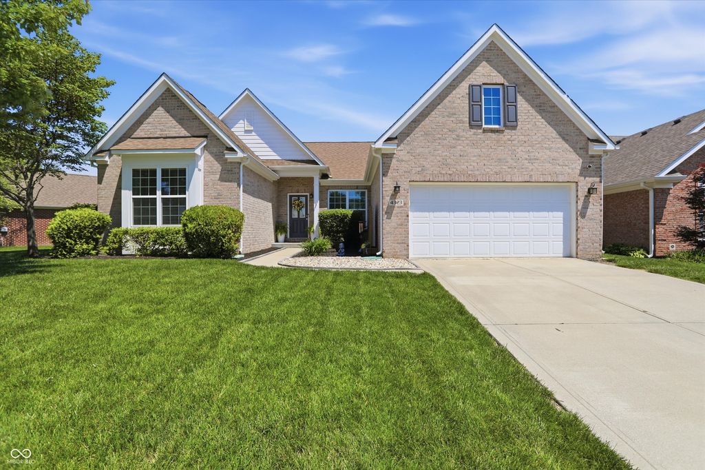 4323 Raintree Boulevard, Greenwood, IN 46143