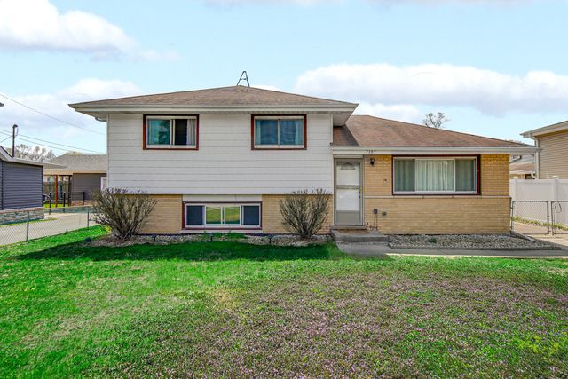 7305 W 75th Street, Bridgeview, IL 60455