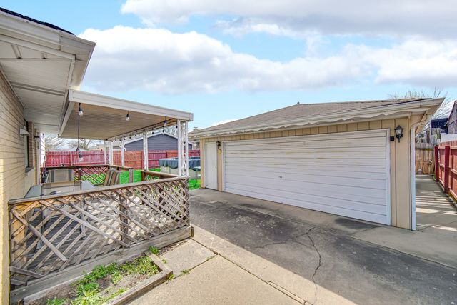 7305 W 75th Street, Bridgeview, IL 60455
