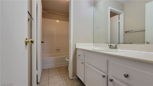 5225 Wave Dancer Lane, Las Vegas, NV 89118