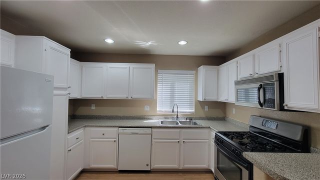 5225 Wave Dancer Lane, Las Vegas, NV 89118