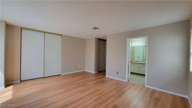 5225 Wave Dancer Lane, Las Vegas, NV 89118
